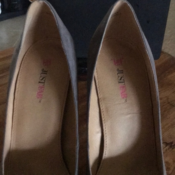 NWT JustFab Marian Grey Suede 4-in Stilettos - Picture 3 of 5